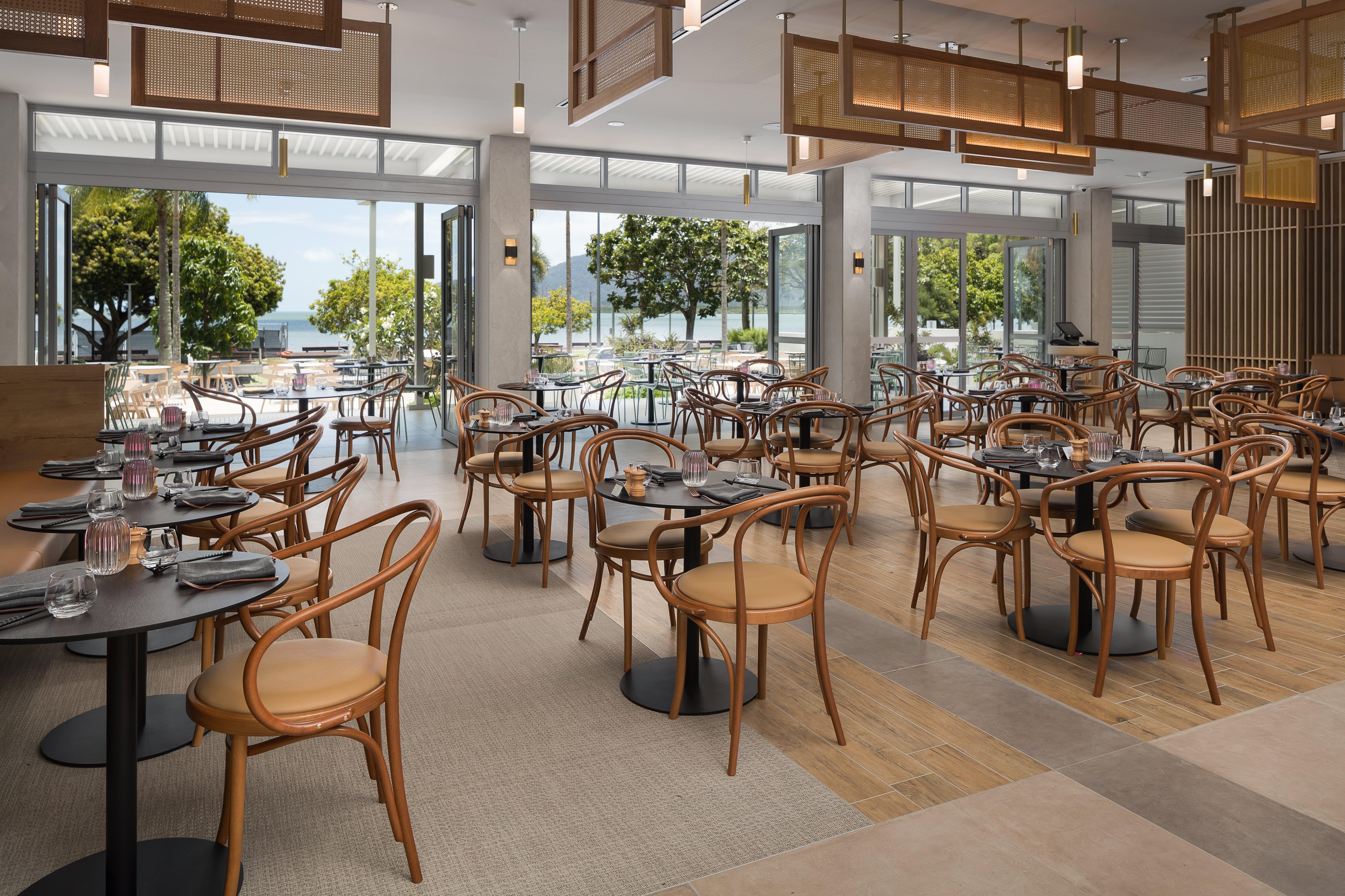 Crystalbrook Riley Hotell Cairns Eksteriør bilde The Deck