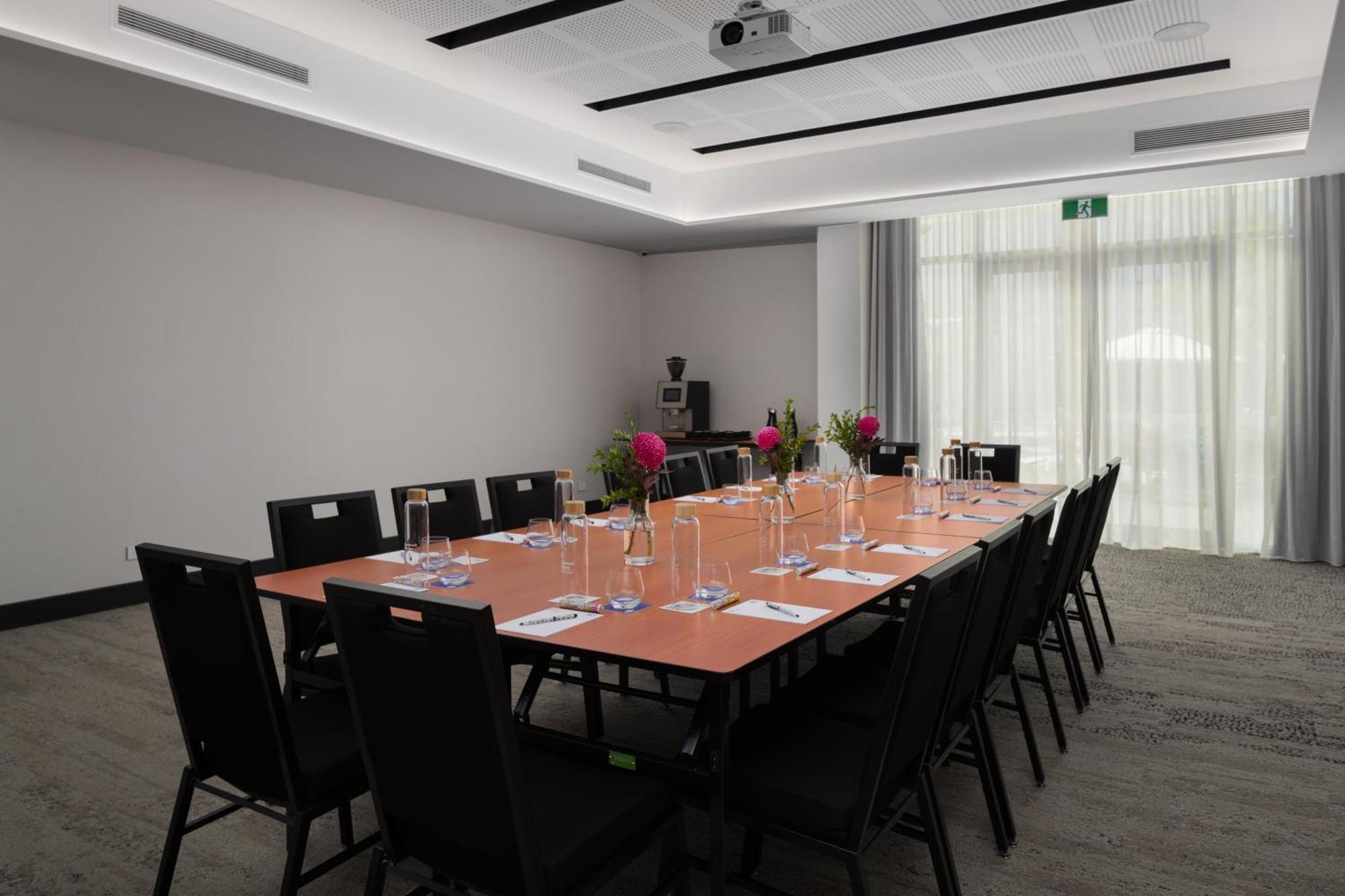 Crystalbrook Riley Hotell Cairns Eksteriør bilde Meeting room