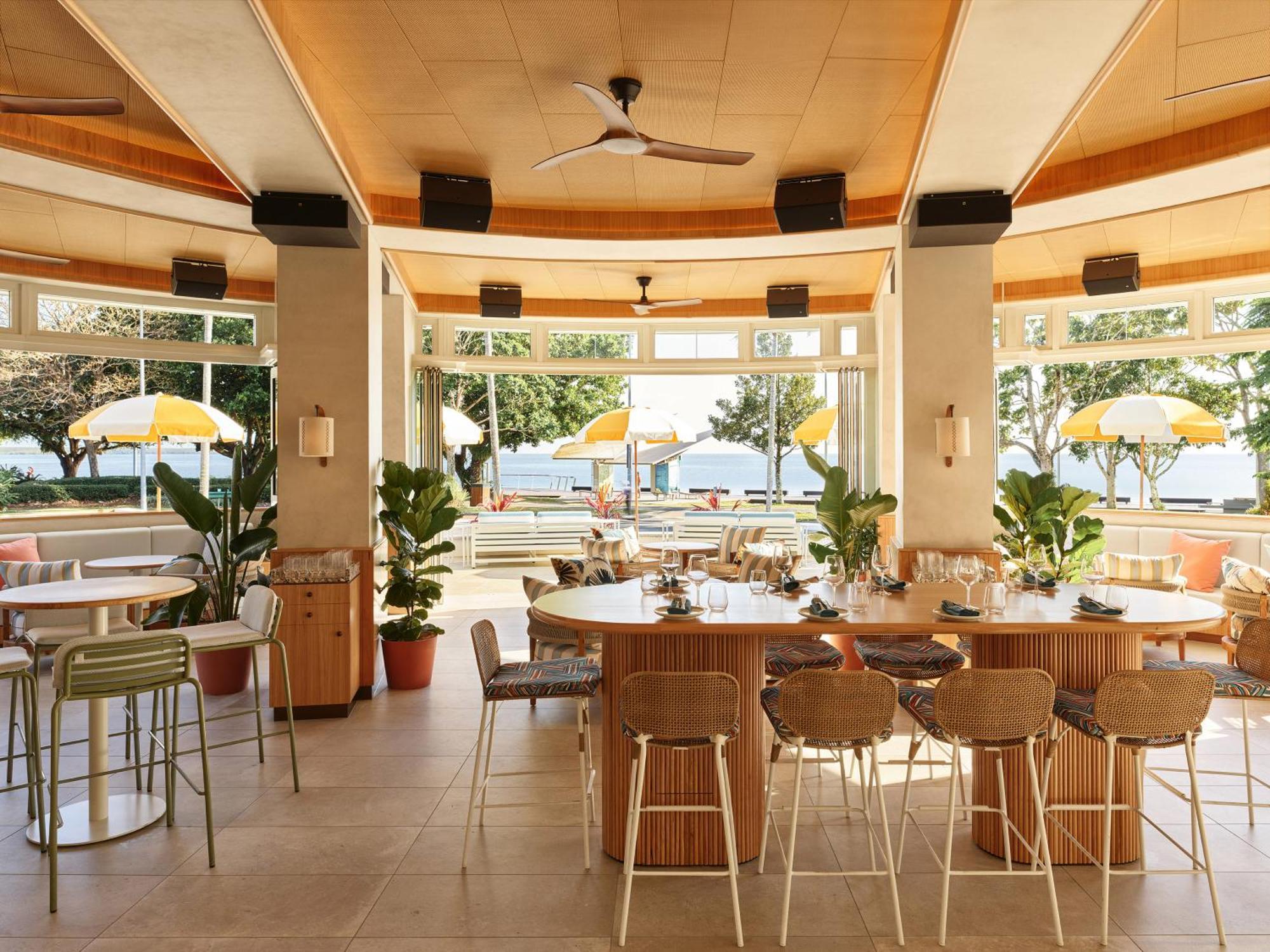 Crystalbrook Riley Hotell Cairns Eksteriør bilde The Beach Bar