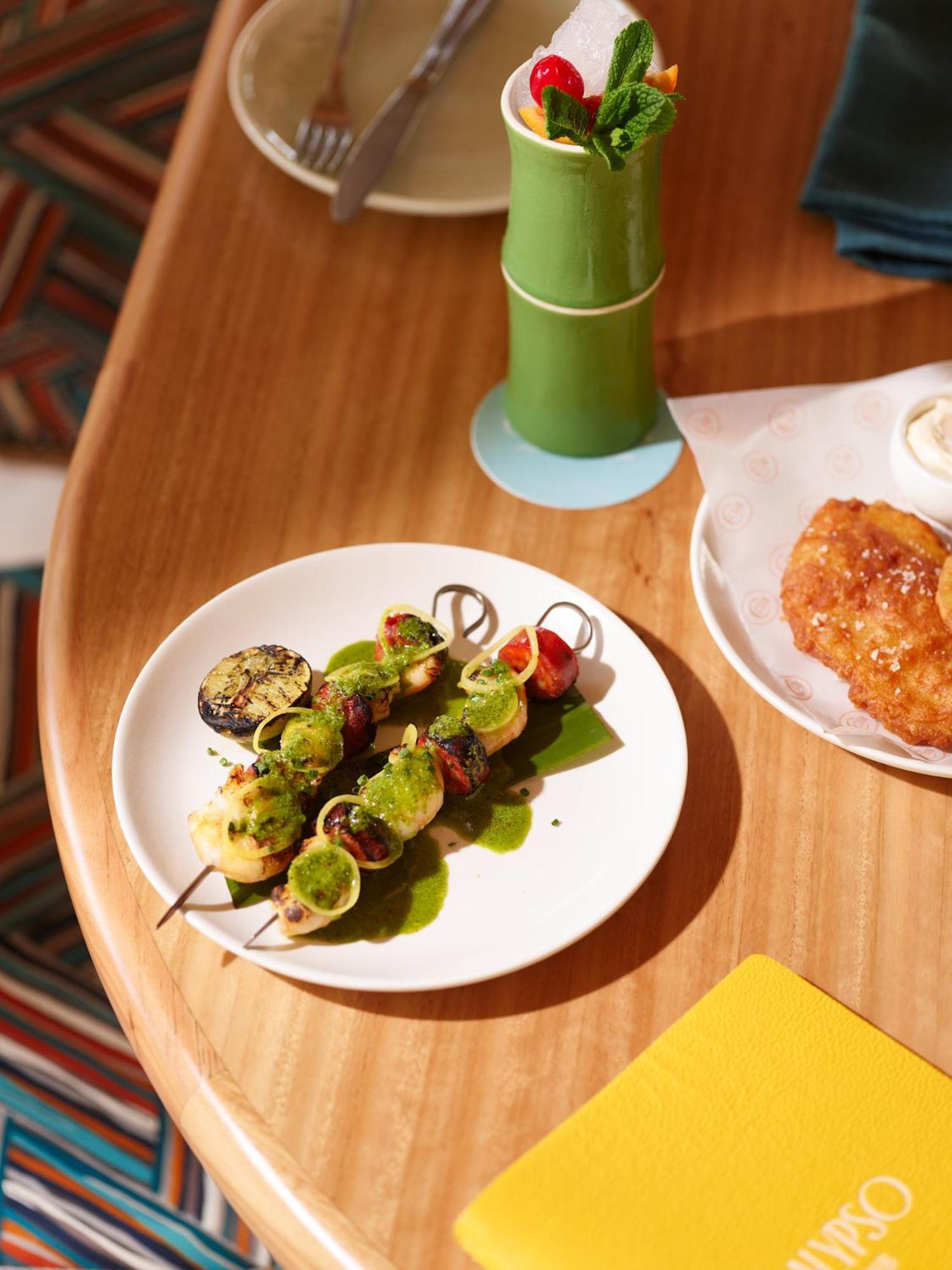 Crystalbrook Riley Hotell Cairns Eksteriør bilde A plate of grilled vegetables