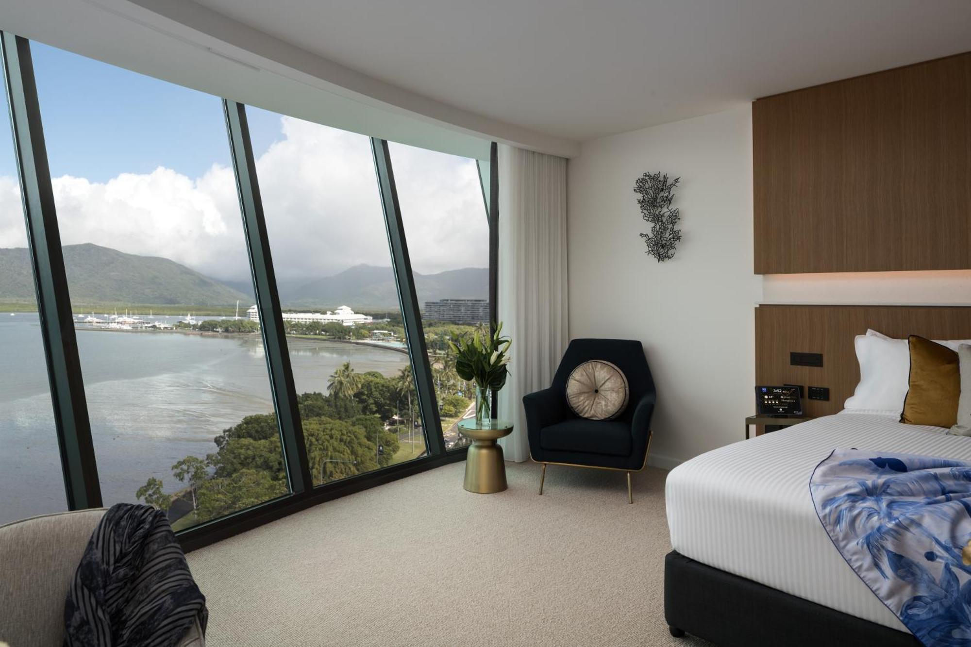 Crystalbrook Riley Hotell Cairns Eksteriør bilde A room at the Wrest Point Hotel