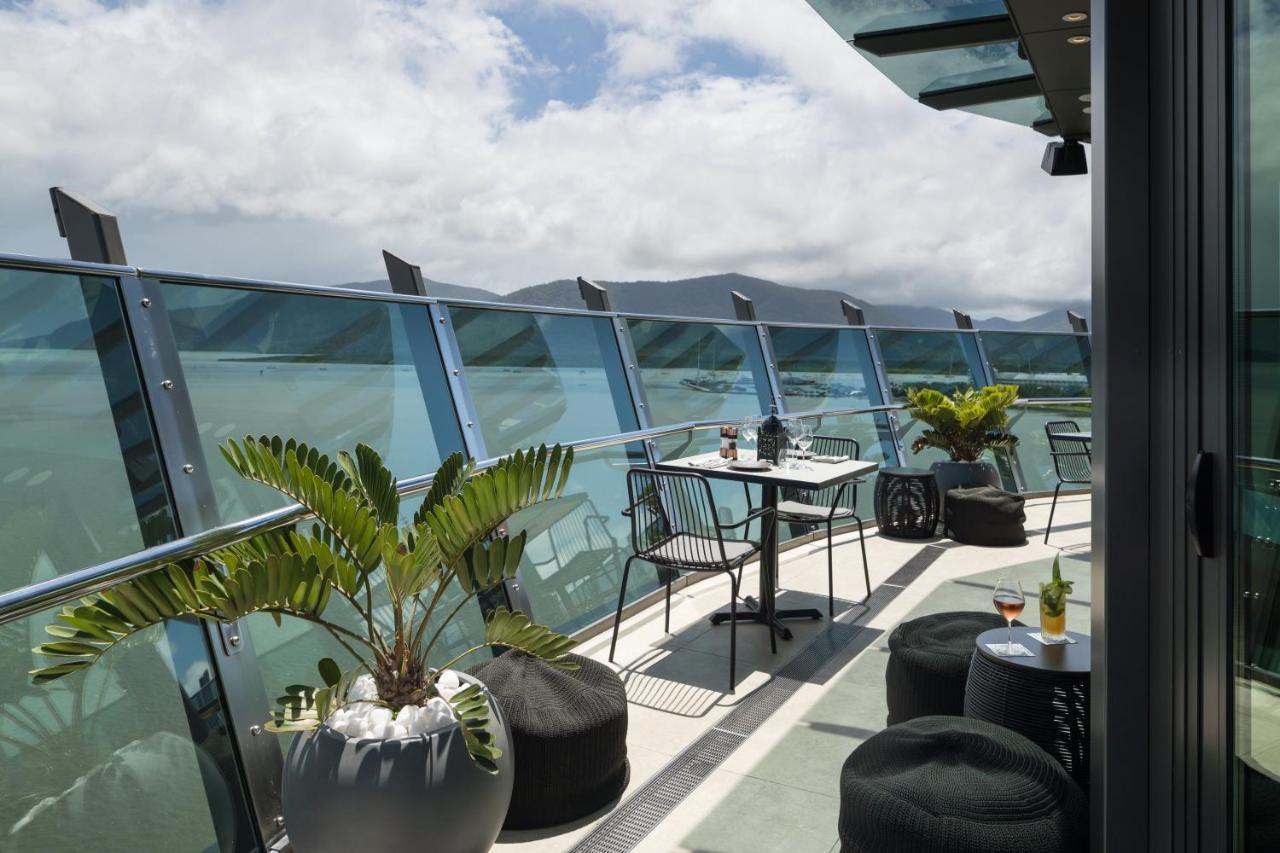 Crystalbrook Riley Hotell Cairns Eksteriør bilde Sky Bar